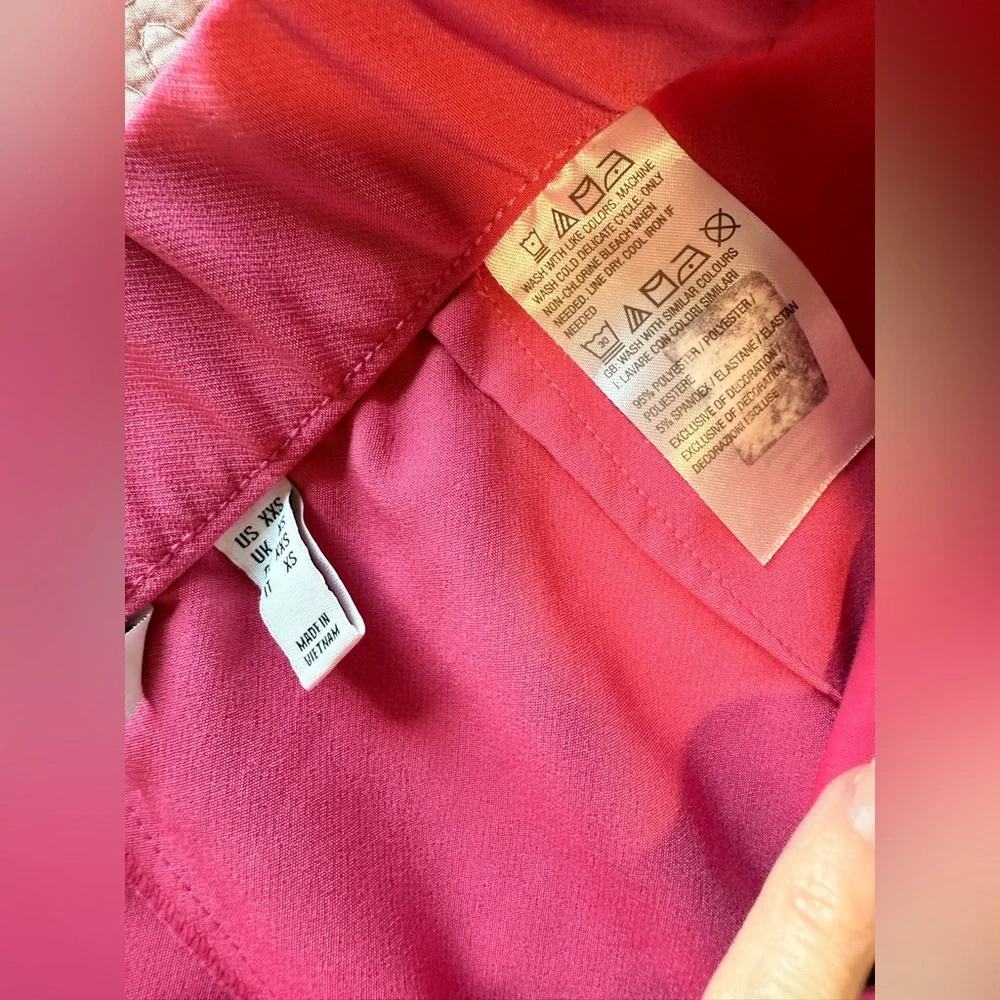 Isaac Mizrahi Vibrant Pink Cropped Pants - Picture 11 of 13